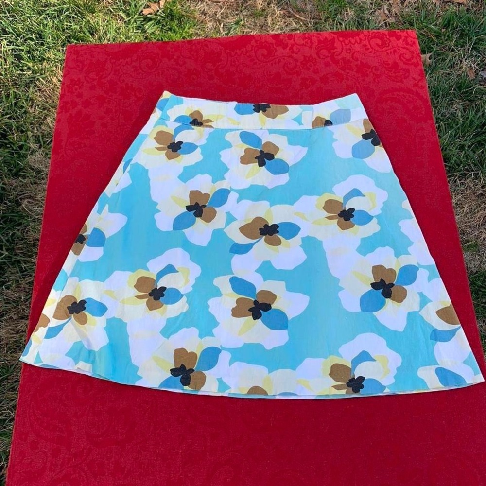 Vintage blue & white floral skirt  by spring street size medium‎